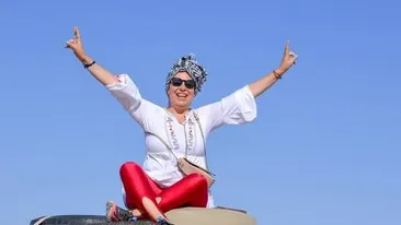 Oana Roman, ce apariție! Rochița abia îi acoperă picioarele: ”De undeeee?”