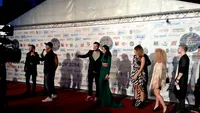 Decolteuri adanci, rochii cu vedere la lenjeria intima. Vezi ce vedete au socat prin tinutele sexy la Romanian Music Awards!