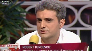 Robert Turcescu, asa cum nu l-ai cunoscut vreodata! Vorbeste despre copii, muzica, iubita lui si pasiunile secrete - Vezi ce piesa a cantat in direct la CANCAN TV!