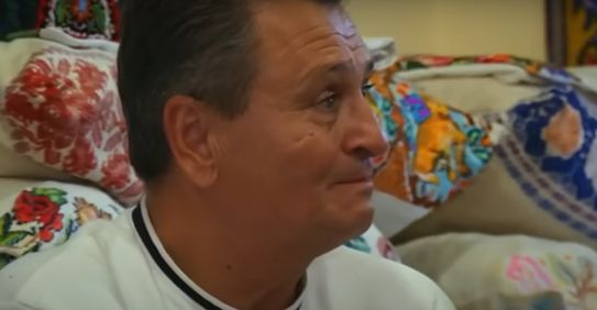 Nea Marin, în lacrimi. Sursă foto: captură YouTube