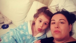 Oana Roman, disperată. A ajuns cu micuţa Isabela la doctor. “Nu vreau să mă gândesc...”