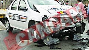 Au facut praf masina politiei