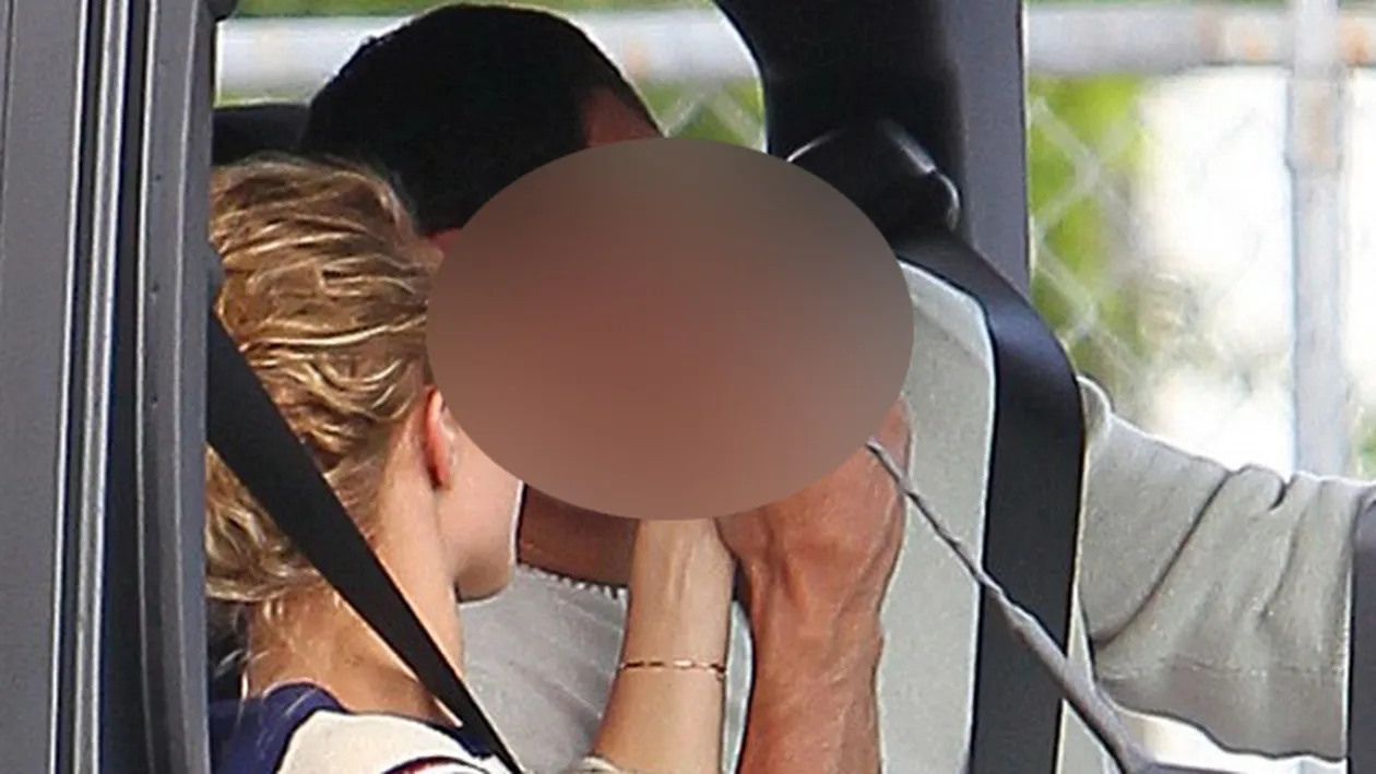 A RECUNOSCUT in sfarsit! Da, i-am acceptat cererea in casatorie! Formeaza cel mai ciudat cuplu in showbiz