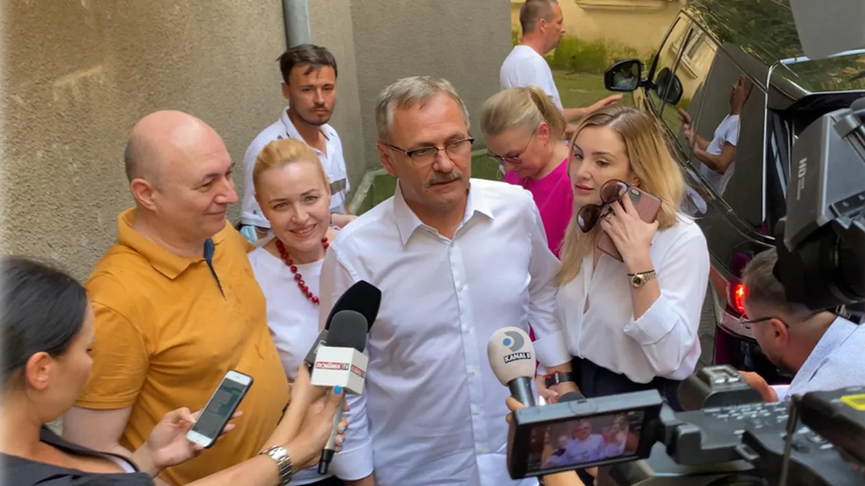 Dulce libertate! Cu cine a făcut Liviu Dragnea primul șpriț după eliberare: “Șeful s-a întors”! Fostul lider PSD este nedezlipit de viitoarea lui soție | FOTO