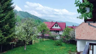 Val de pensiuni scoase la vânzare în Bran-Moieciu. Motivele pentru care proprietarii renunță