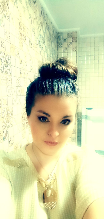 Monica Andrei, ex-Candy, s-a mutat împreună cu văduva lui Lucian Ionescu: “Câștigă cât să trăim de pe o zi pe alta”. Care sunt problemele cu care se confruntă cele două foste rivale