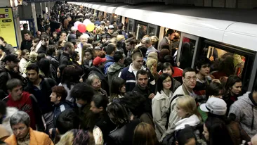 Probleme la metrou, pe magistrala Berceni – Pipera în această dimineaţă. Din cauza unei defecţiuni, călătorii au fost rugaţi să coboare din tren