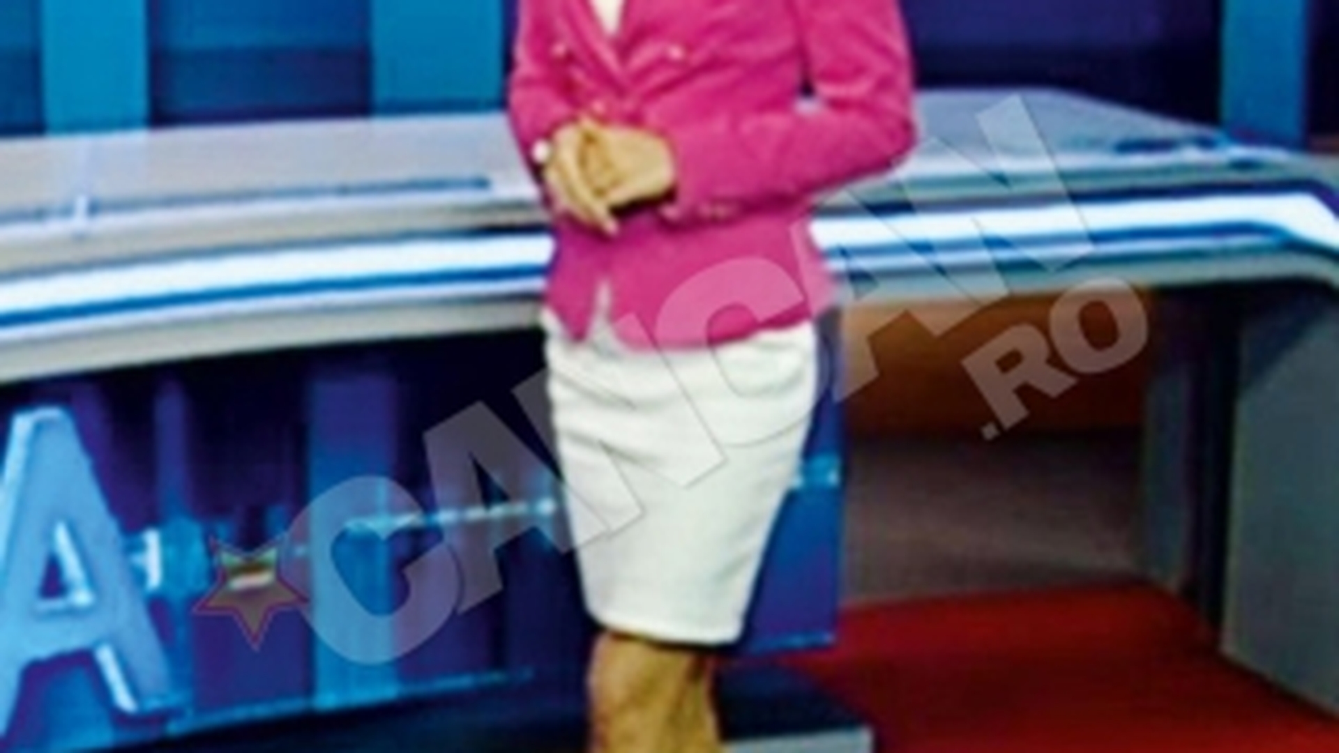 Sandra Stoicescu se face frumoasa noaptea! Se bronzeaza la... luna