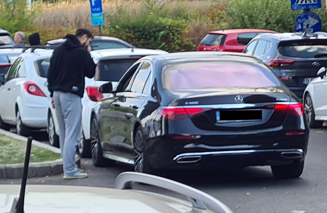 Cum se comportă Piți Jr. cu fiul său