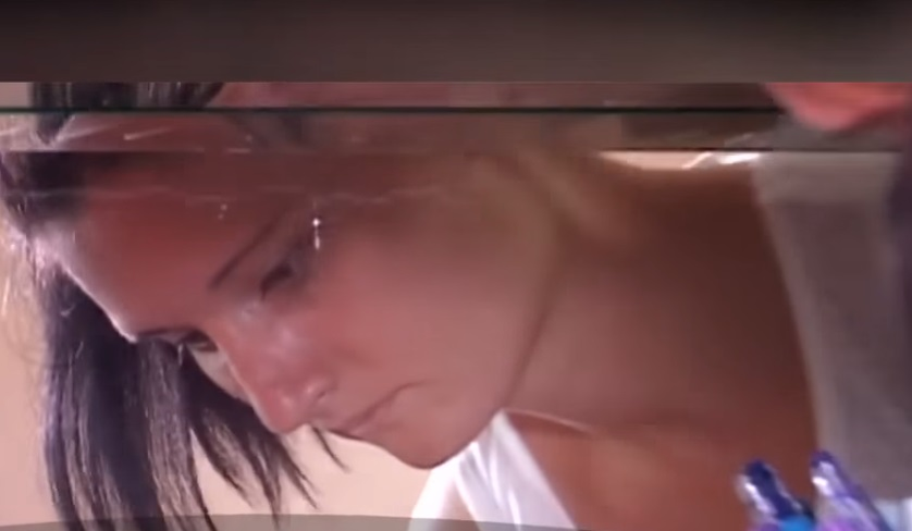 Ce lecție de viață! Paraschiva Apostol din Vaslui, admisă la Medicină cu 9.40, deși a abandonat școala după ce a rămas orfană. Cine e îngerul care a ajutat-o
