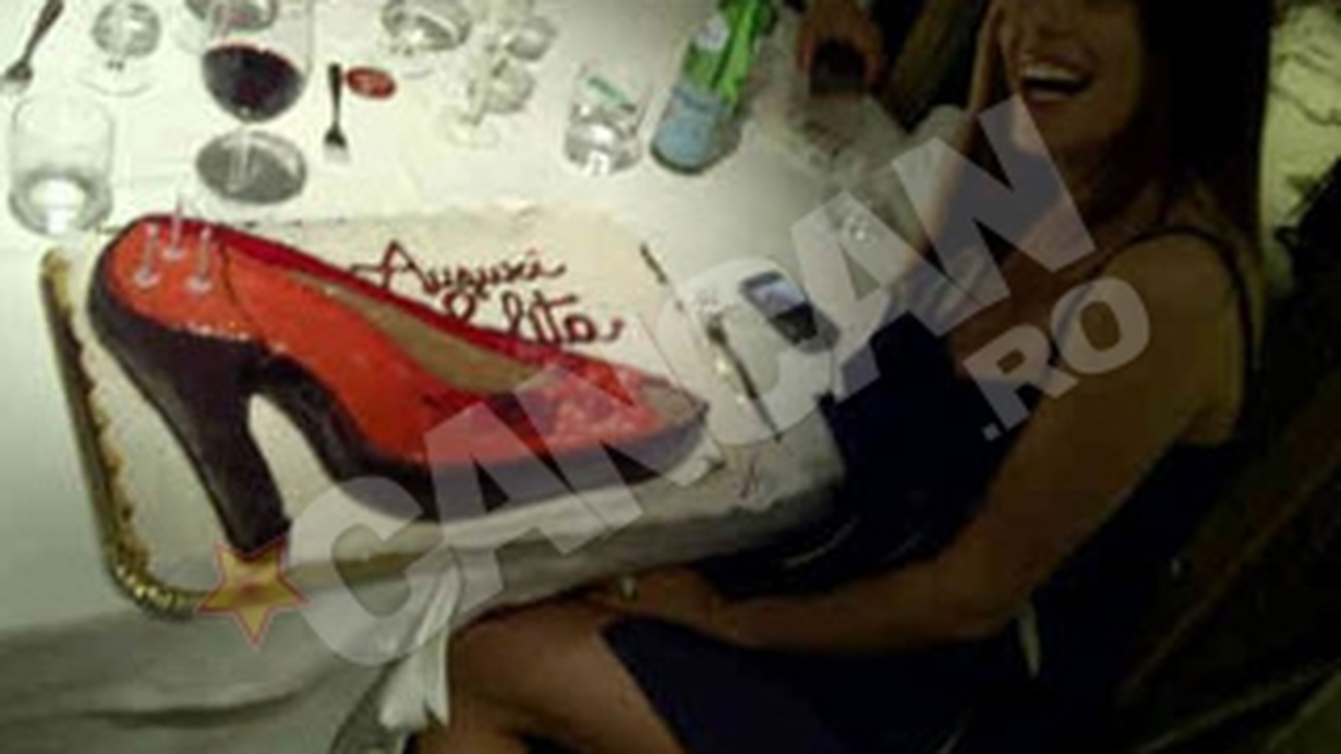 Petrecere discreta pentru Ioana Visan de ziua onomastica! "Romanca lui Berlusconi" a avut tort in forma de pantof