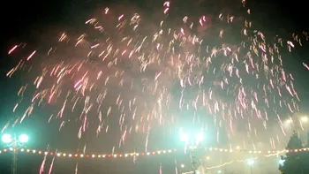 Mitingul Mileniului acum 25 de ani! CANCAN.RO vă amintește cum am intrat în anul 2000 cu șampanie, petarde și ger în oase