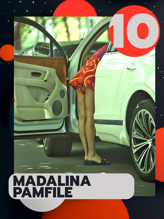 TOP 20 sexy vedete care au arătat tot! Daniela Crudu, Lidia Buble sau Andreea Bănică s-au încurcat în…pantalonașii buclucași!