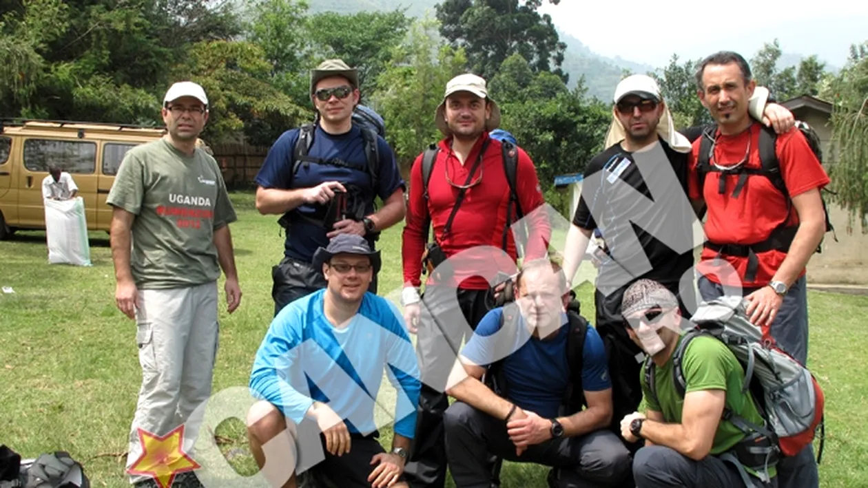 Alpinistii romani au atacat muntii Ugandei! S-au cinstit cu slanina sI palinca, la 5.100 de metri altitudine