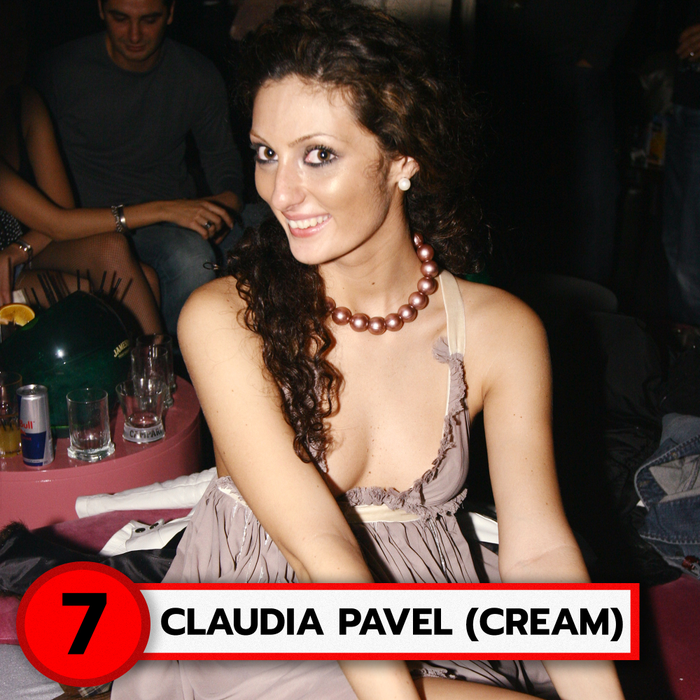 Top 30 cei mai discreți sâni din showbiz. Ce poziții ocupă Corina Caragea, Sandra Izbașa sau Iulia Albu?!