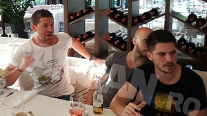 Ce tricou a purtat BOGDAN MARA la meciul România- Elveţia! Mesajul a stârnit hohote de râs 