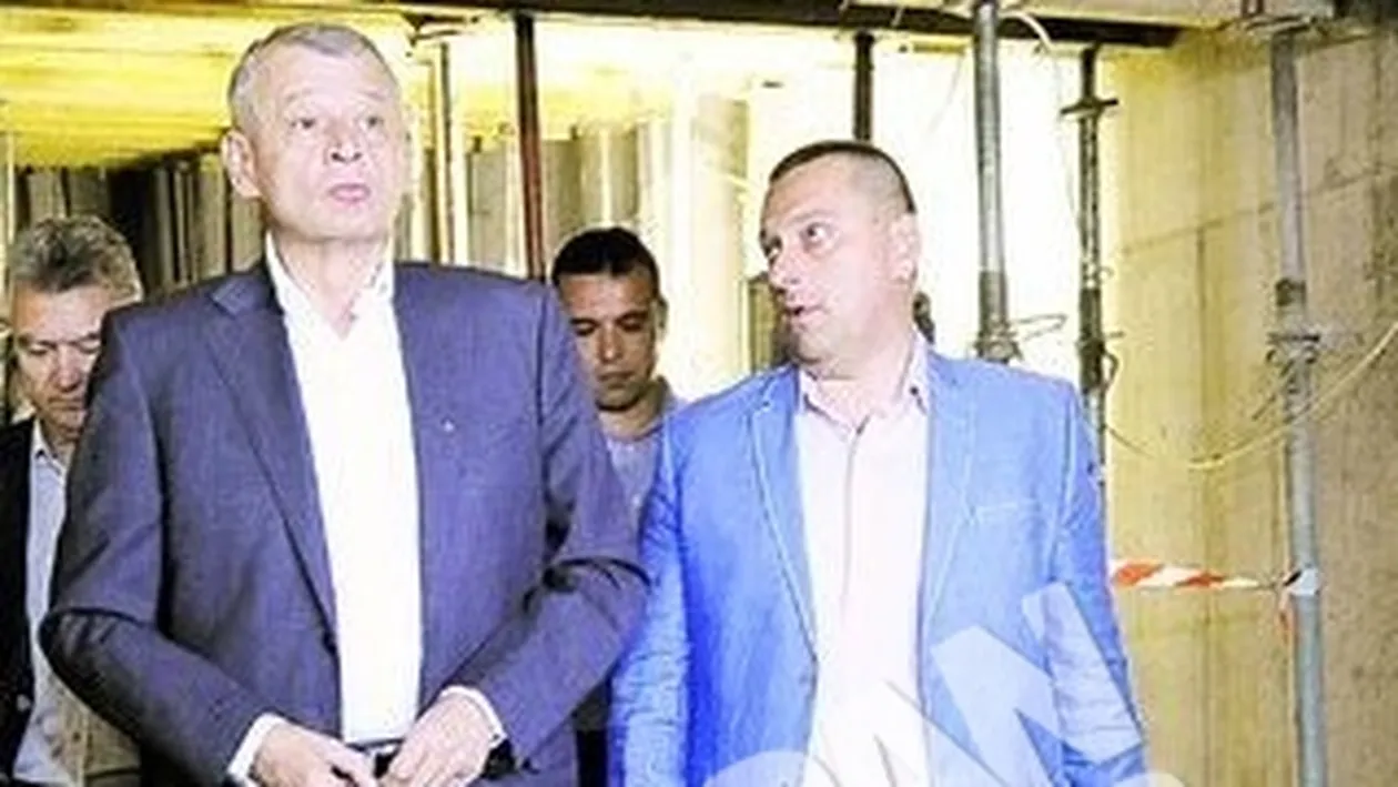 Oprescu, multumit de stadiul lucrarilor de la parcarea subterana de la Universitate: Pe 20 iulie parcarea va fi functionala