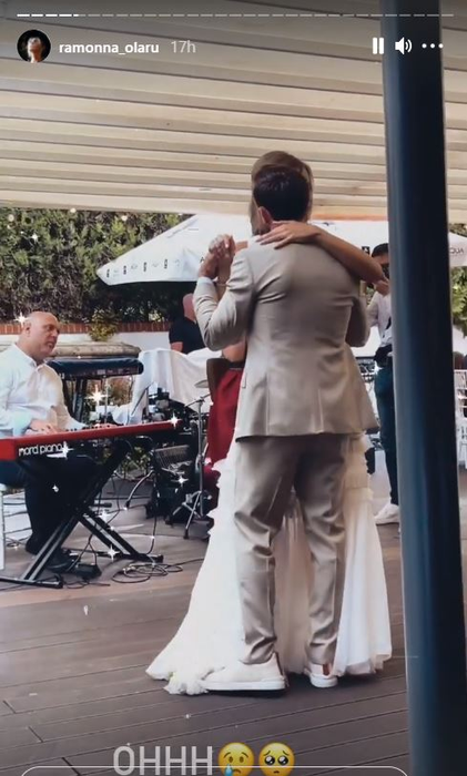 Dani Oțil, atingeri intime cu soția lui în fața tuturor invitaților! Gabriela Prisăcariu a continuat să îl sărute pasional | FOTO & VIDEO