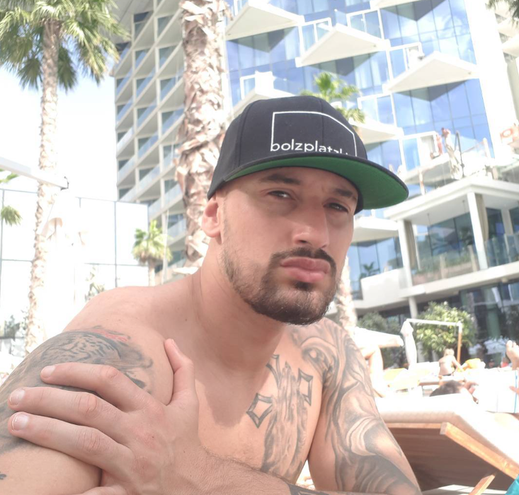 Unul dintre multele tatuaje pe care le are fostul fotbalist a fost realizat de un român foto: Instagram