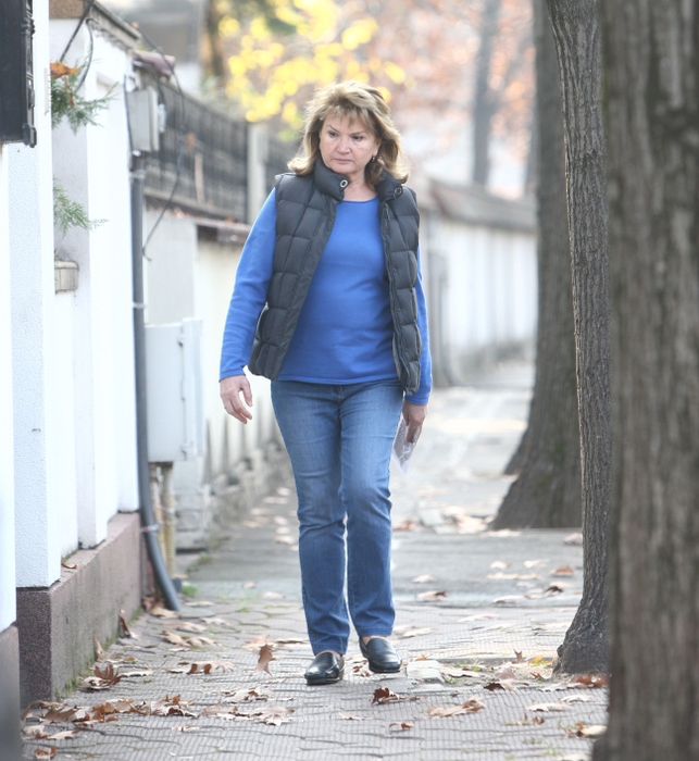 Maria Băsescu merge singură la plimbare, fără protecția SPP