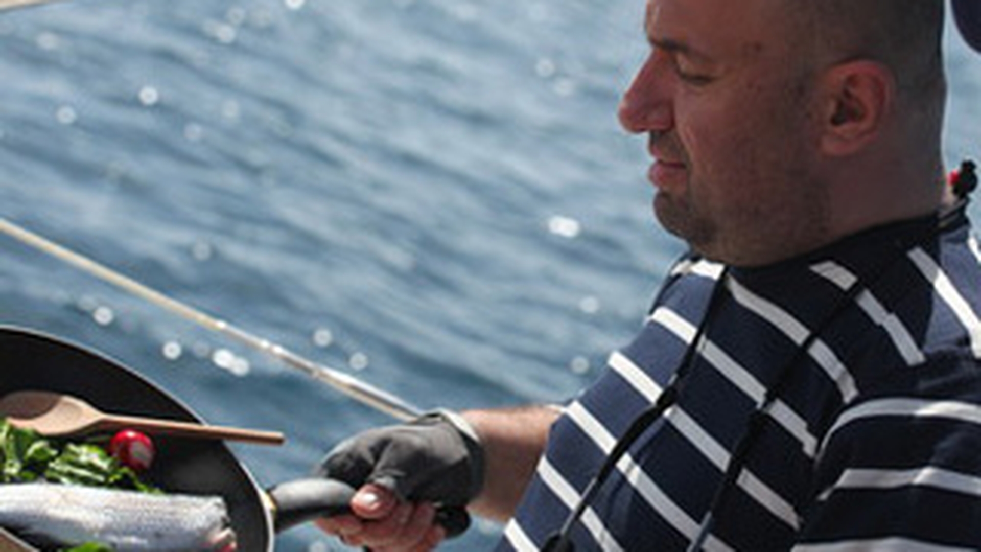 Catalin Scarlatescu de la MasterChef este pasionat de sailling! Afla care a fost cea mai recenta aventura pe mare a bucatarului