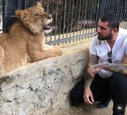 Cengiz Şıklaroğlu, avertisment dur după ce a apărut în presă o poză de la întâlnirea pe care a avut-o cu Alex Bodi © Instagram