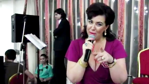 Milionara Corina Martin ar avea mari sanse sa castige Eurovisionul. Asculta cum canta sefa din turism
