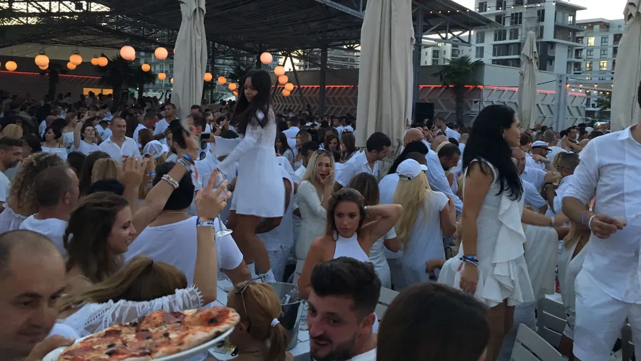 Petrcere spectaculoasă la Loft Mamaia! Atmosfera este incendiară. Imagini LIVE