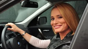 Se zice că are cel mai mare salariu de la Pro TV, dar să vezi ce mașină are Andreea Esca și câți bani a costat