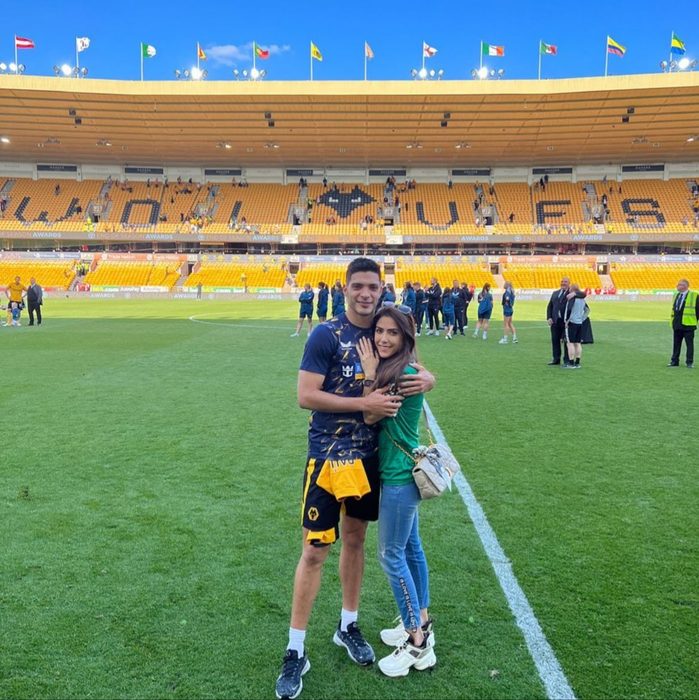 Raul Jimenez și Daniela Basso, o poveste discretă de iubire. Cine este logodnica fotbalistului