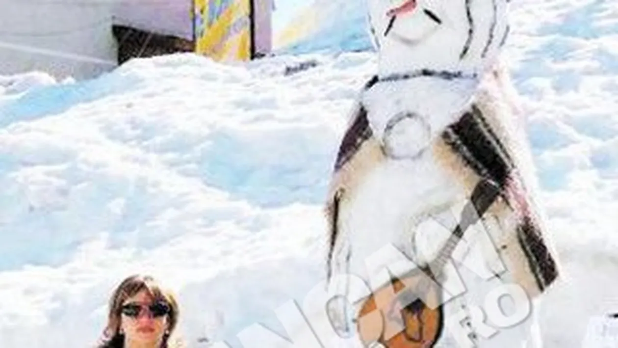 O angajata a Consiliului Judetean Arad, medalie de argint la Festivalul de la Straja! A facut un om de zapada de doi metri