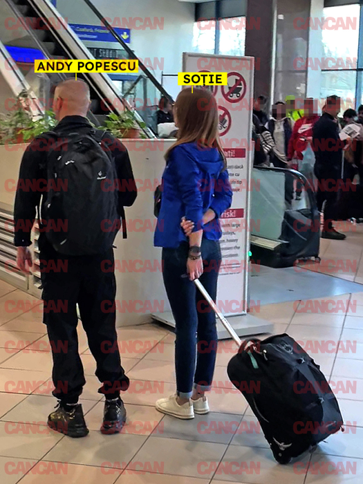 Andy Popescu și soția, la aeroport