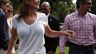 Sarah Palin si-a pus silicoane?