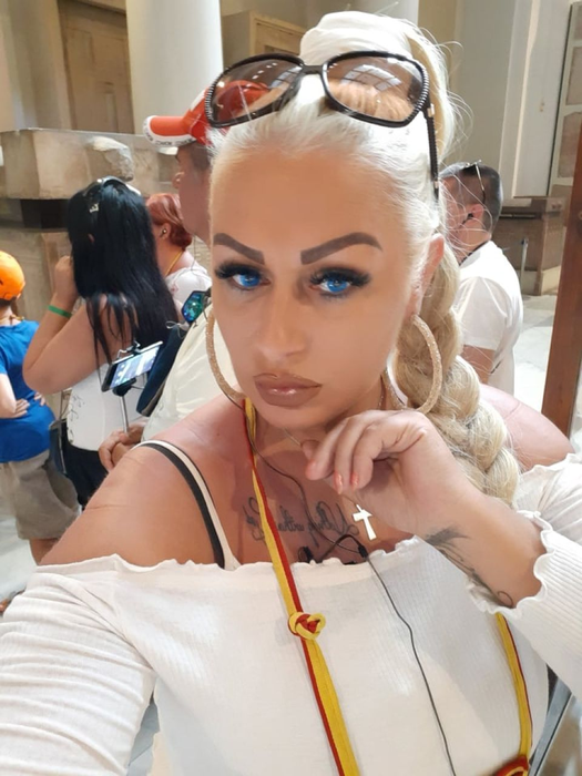 Lenna Horvath, sexy printre piramide! Ținuta cu care i-a înnebunit pe arabi