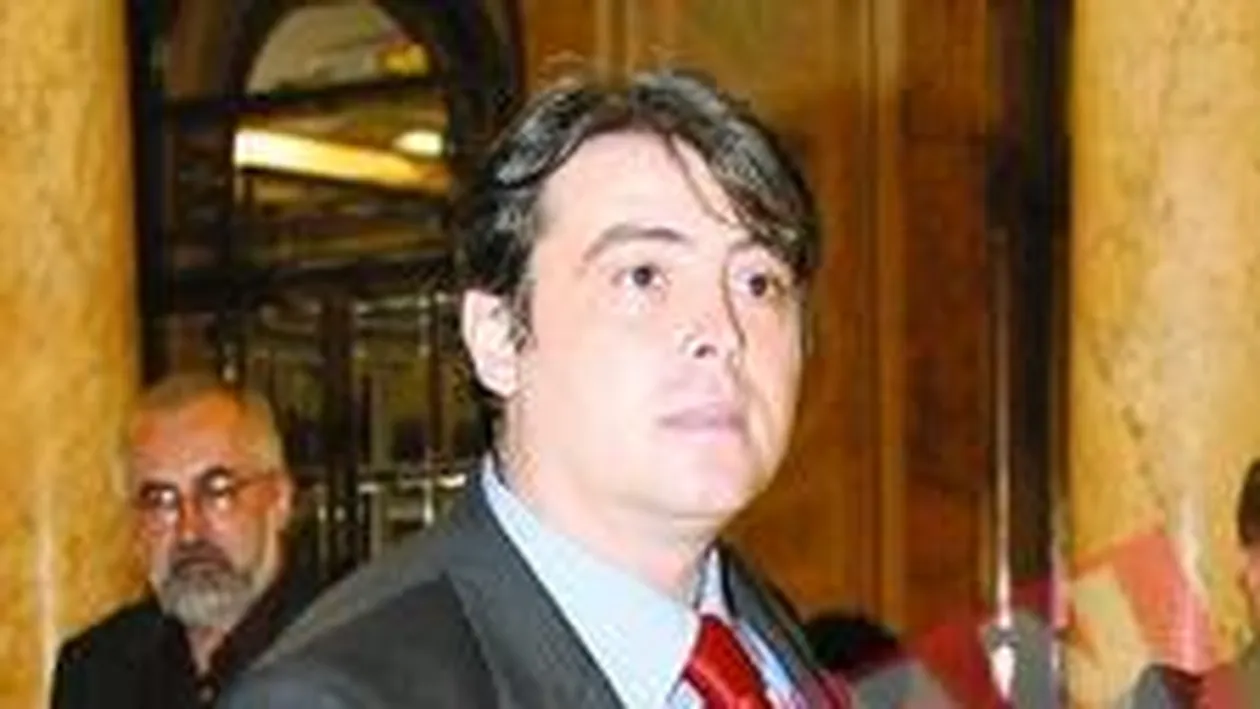 Cand era mic, Cioroianu dormea In geamantan