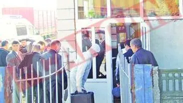 A pus-o sa sara de la balcon