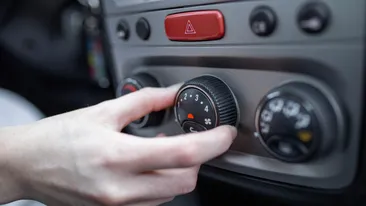 Trucul care te ajută să faci față căldurii în trafic, dacă nu ai aer condiționat. Este rapid și eficient