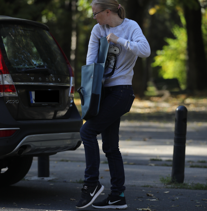 Ieva Govadaite, soţia boss-ului PRO TV, la o plimbare relaxantă în parc