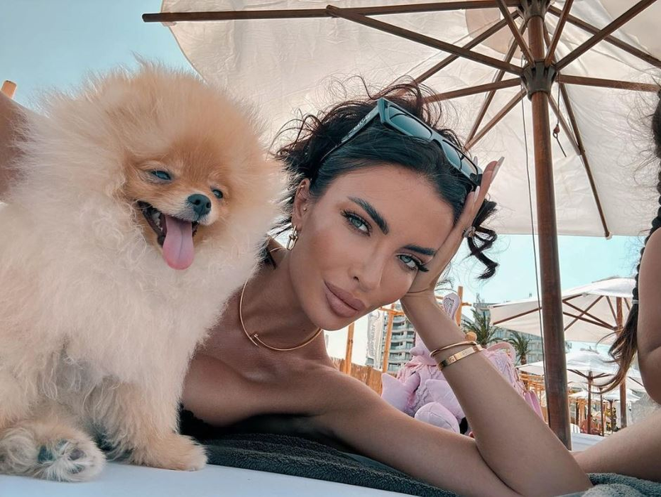 Adina Străuț a fost în vacanță în Saint Tropes (Foto: Instagram)