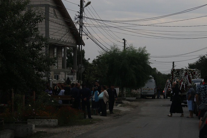 Ultimele pregătiri pentru înmormântarea Denisei
