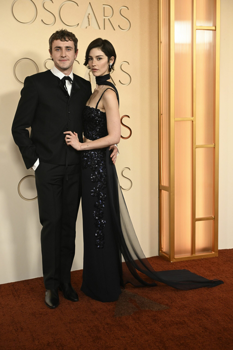 HOLLYWOOD, CA - MARCH 15: Paul Mescal and Gracie Abrams at the 98th Oscars at Dolby Theatre on March 15, 2026 in Hollywood, California.Credit:  / Admedia (Credit Image: © /AdMedia via ZUMA Press Wire)