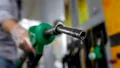 La ce preț al carburantului și-ar lăsa românii mașinile acasă?