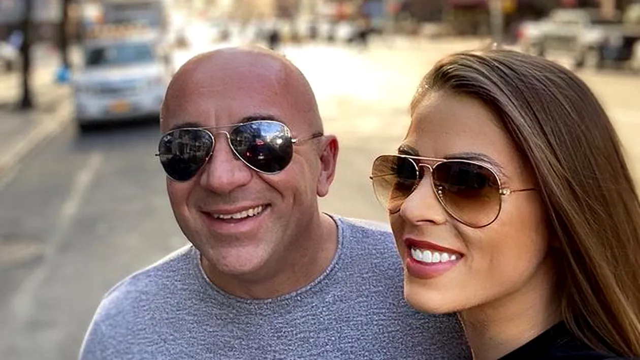 Roxana Nemeș, jignită pe rețelele sociale, după ce s-a fotografiat alături de soțul ei, Călin Hagima: “Vezi că te mănâncă moșul!”