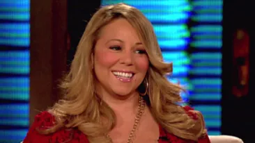 VIDEO Moment penibil pe scenă! Ce vedetă era să rămână goală in fata a mii de oameni, după ce rochia i-a cedat in direct