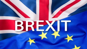 Premierul britanic primeşte acordul să iniţieze Brexitul