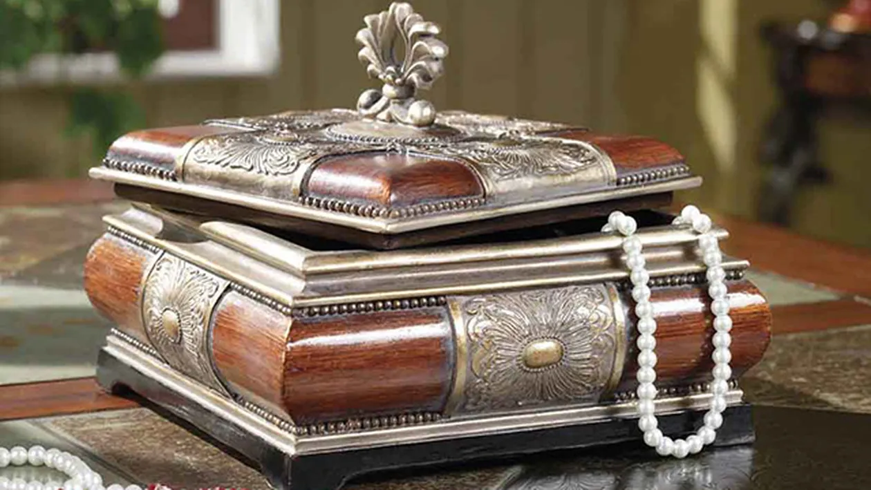 Bijuteriile furate la Cannes aparţineau lui Lev Leviev, proprietarul AFI Palace Cotroceni