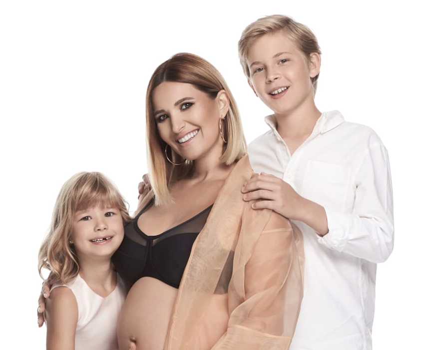 Ela Crăciun, pictorial sexy înainte să nască! Cum arată prezentatoarea de la Antenă și cât s-a îngrășat