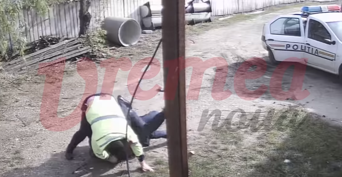 Un polițist a snopit în bătaie „infractorul”. Imagini șocante