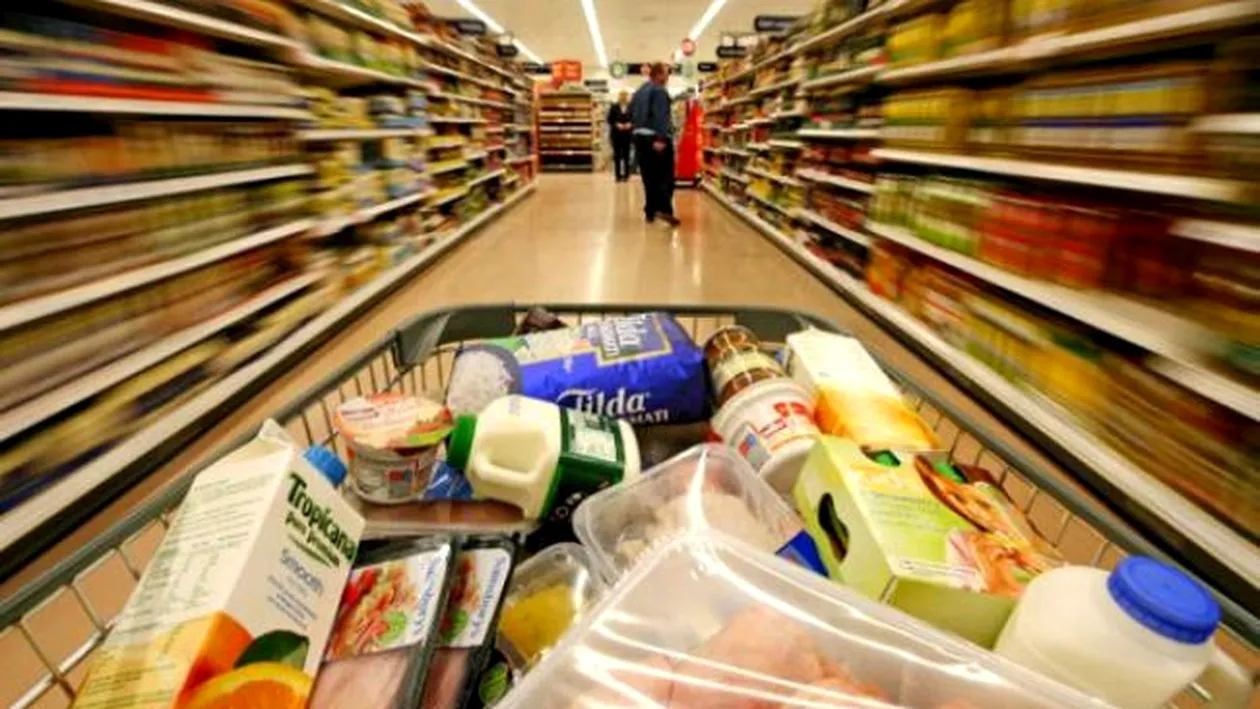 Şoc total pentru un italian, după ce a mers într-un supermarket din România să îşi cumpere unt! Reacţia lui s-a viralizat