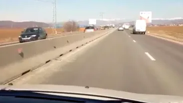 DN1. Un șofer a fost filmat conducând pe contrasens. Polițiștii au fost uluiți când au văzut cine este